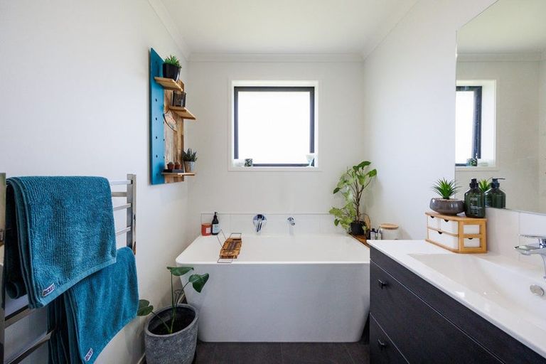 Photo of property in 27 Oldfield Lane, Marton, 4710