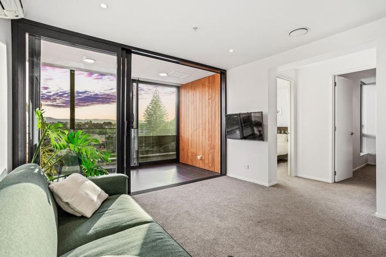 Photo of property in 102/1 Buscomb Avenue, Henderson, Auckland, 0610