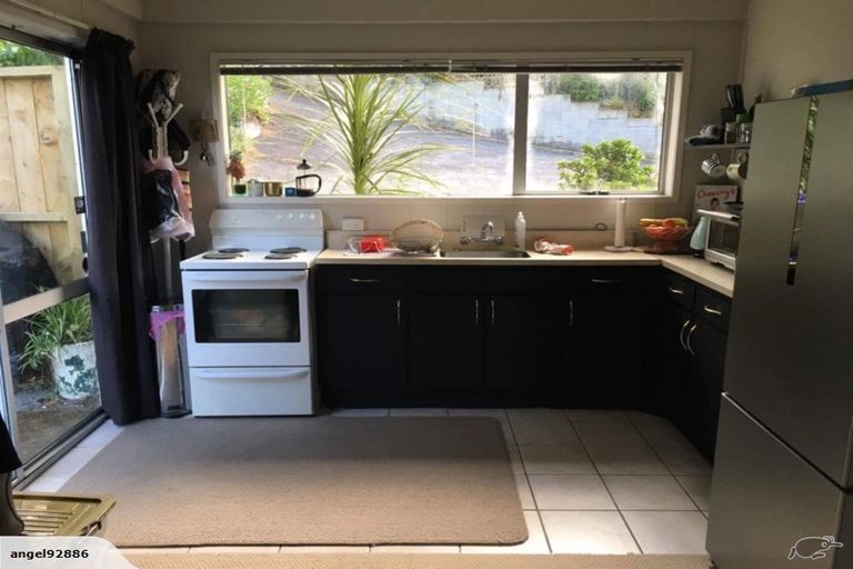 Photo of property in 1/55a West Lynn Road, Titirangi, Auckland, 0604