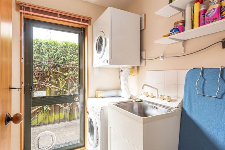 Photo of property in 2/76 Saint Albans Street, St Albans, Christchurch, 8014