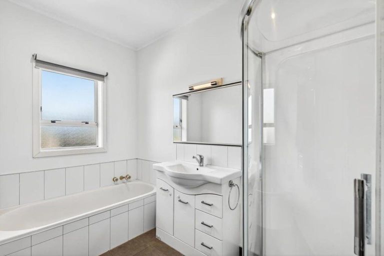 Photo of property in 16 Brookvale Road, Havelock North, 4130