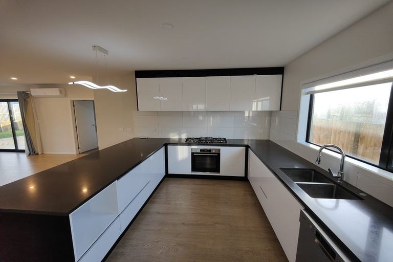 Photo of property in 1 Waikaka Place, Rototuna North, Hamilton, 3210