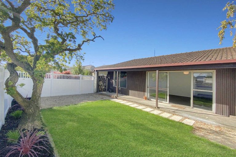 Photo of property in 3/74 Picton Avenue, Riccarton, Christchurch, 8011