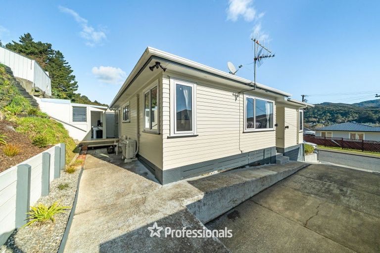 Photo of property in 61 Petrie Street, Wainuiomata, Lower Hutt, 5014