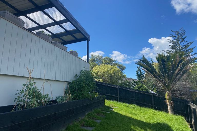 Photo of property in 1/32 Hellyers Street, Birkdale, Auckland, 0626