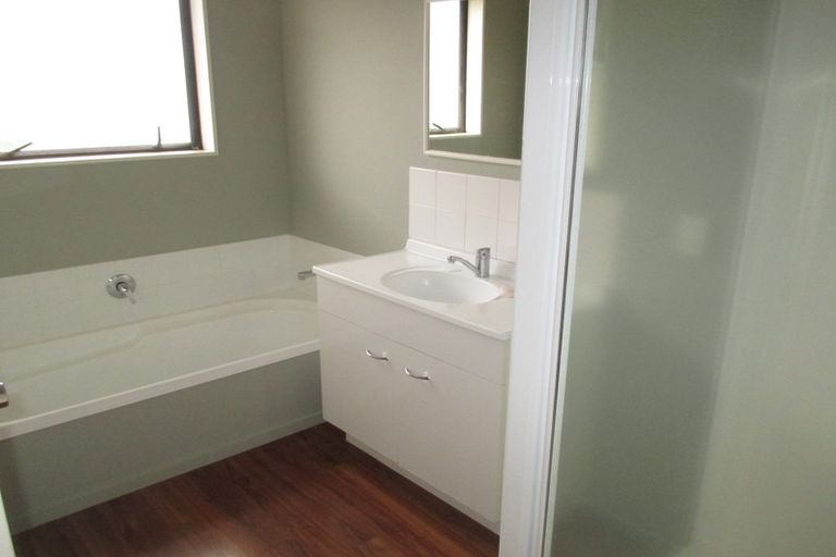 Photo of property in 96 Rototuna Road, Rototuna, Hamilton, 3210