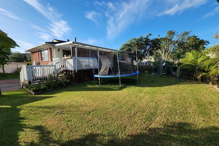 Photo of property in 1/1 Ribblesdale Road, Henderson, Auckland, 0612