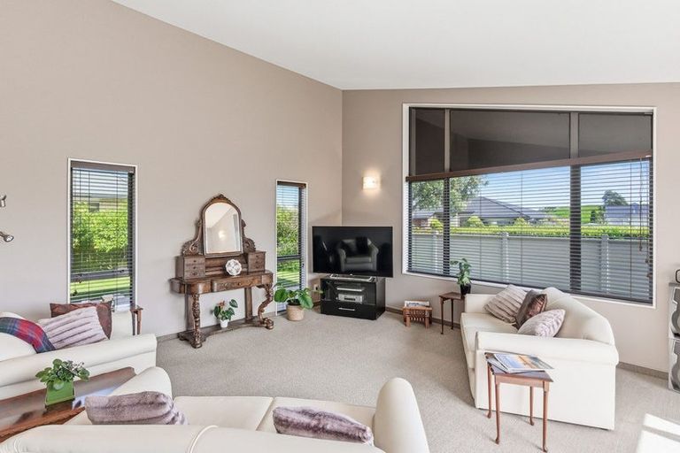 Photo of property in 2 Cadastral Court, Paraparaumu, 5032