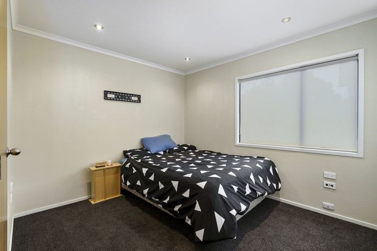 Photo of property in 106 Pacific Drive, Fitzherbert, Palmerston North, 4410