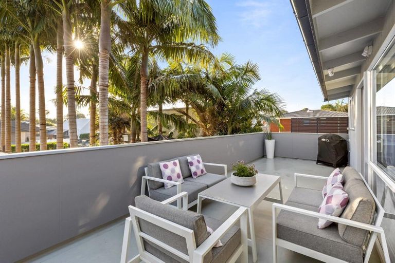 Photo of property in 52 The Circle, Manly, Whangaparaoa, 0930