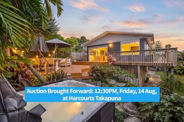 Photo of property in 1/26 Nor'east Drive, Northcross, Auckland, 0632
