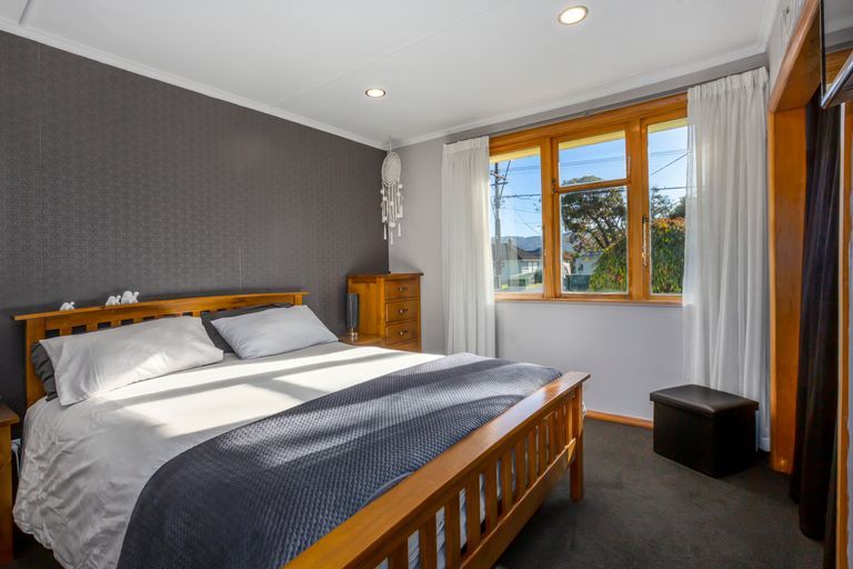 Photo of property in 268 Oxford Terrace, Avalon, Lower Hutt, 5011