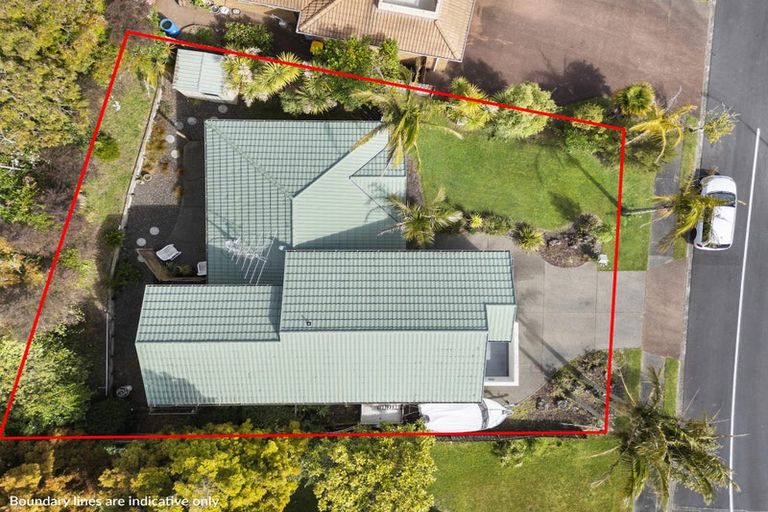 Photo of property in 4 San Ambrosio Rise, Henderson, Auckland, 0612