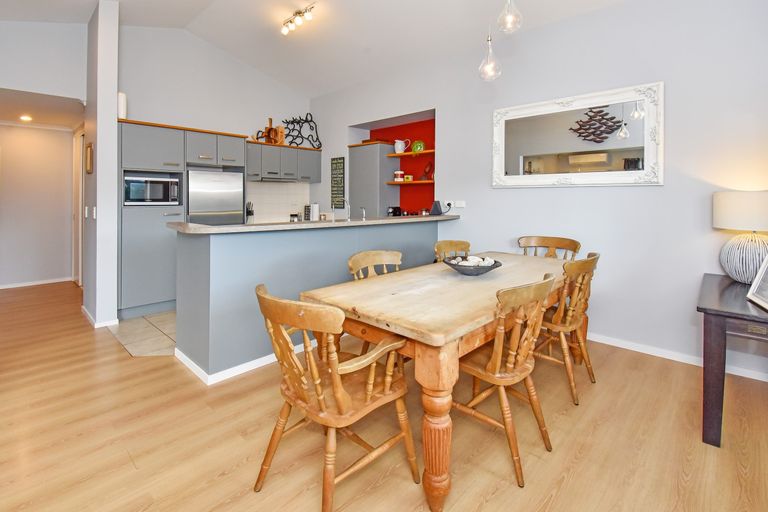 Photo of property in 69 Riverton Drive, Randwick Park, Auckland, 2105