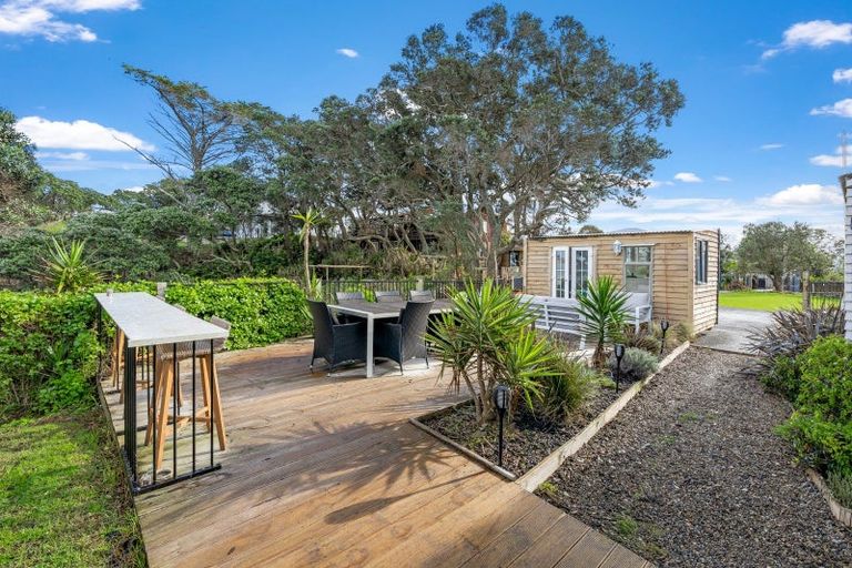 Photo of property in 881a Whangaparaoa Road, Manly, 0930