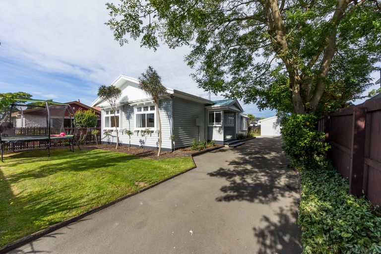 Photo of property in 319 Hendersons Road, Hoon Hay, Christchurch, 8025