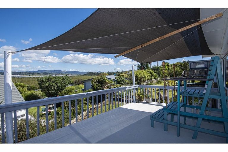 Photo of property in 33 Raumati Crescent, Onerahi, Whangarei, 0110