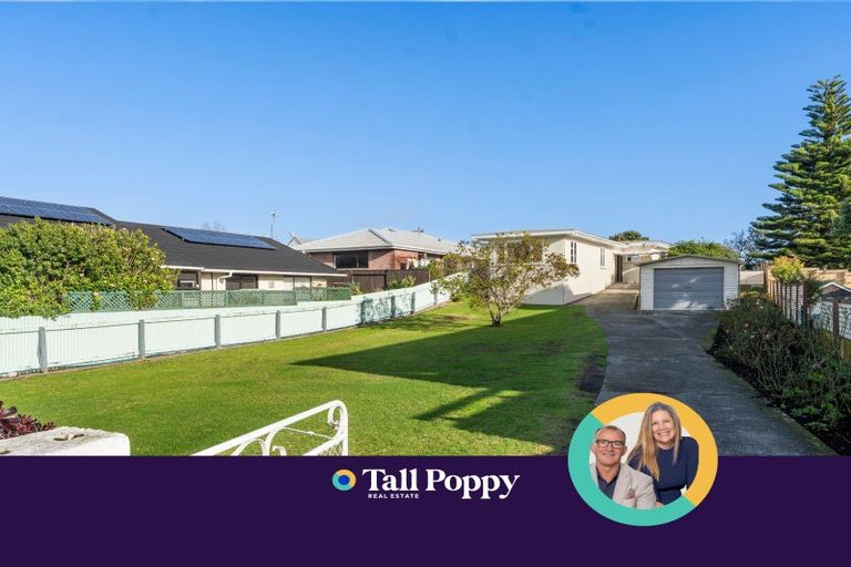 Photo of property in 44 Bluegum Road, Paraparaumu Beach, Paraparaumu, 5032