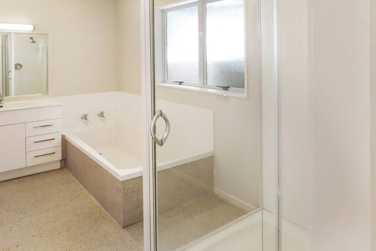 Photo of property in 5 Memphis Grove, Totara Park, Upper Hutt, 5018