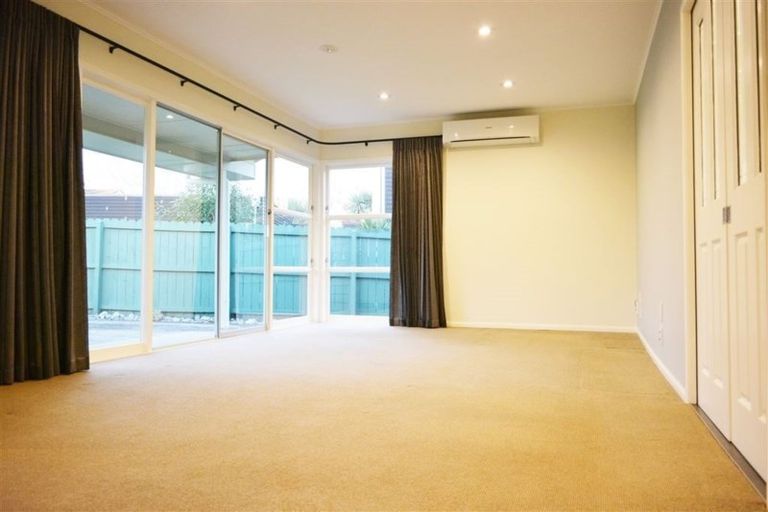 Photo of property in 9 Yacht Place, Bucklands Beach, Auckland, 2012