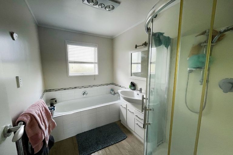 Photo of property in 2/2 Pine Terrace, Howick, Auckland, 2014