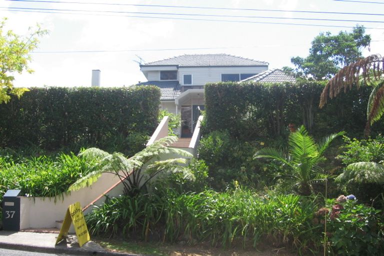 Photo of property in 37 Belmont Terrace, Milford, Auckland, 0620