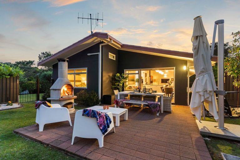 Photo of property in 11 Herbert Drive, Whangamata, 3620