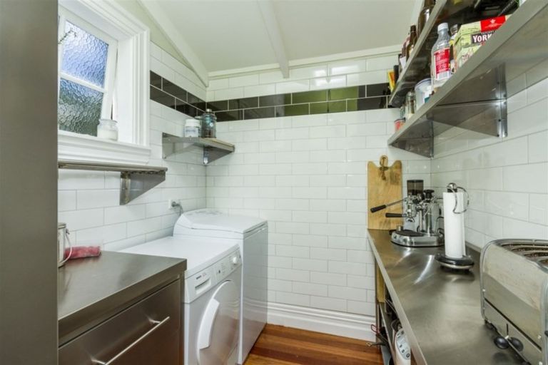 Photo of property in 104 Calliope Road, Stanley Point, Auckland, 0624