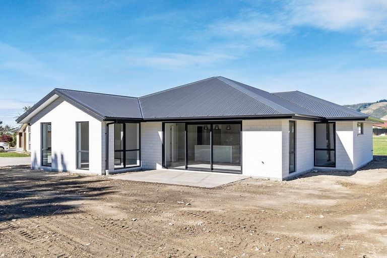 Photo of property in 16 Hillary Street, Waimate, 7924