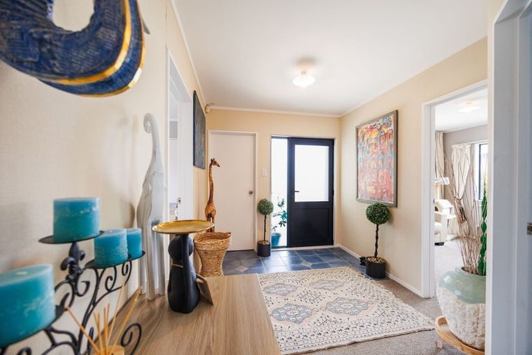 Photo of property in 21 Aspen Way, Kelvin Grove, Palmerston North, 4414