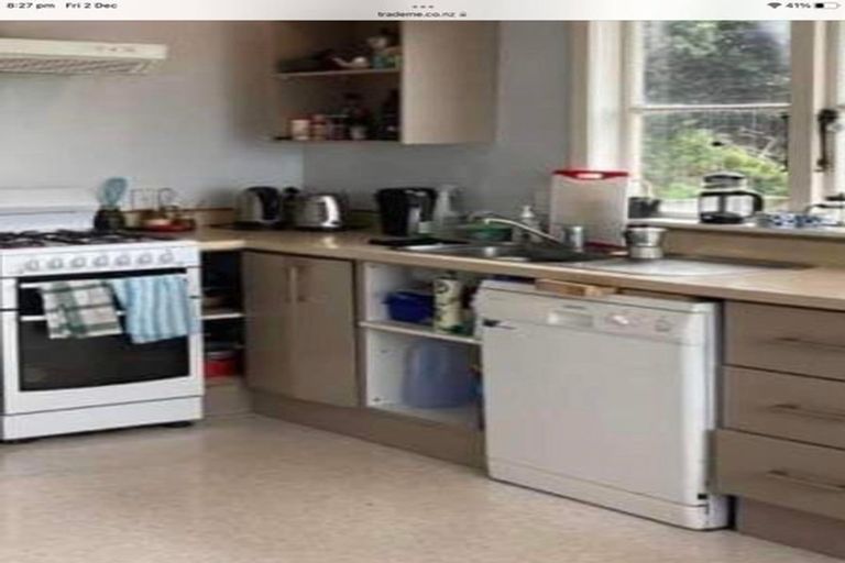 Photo of property in 8 Milne Terrace, Island Bay, Wellington, 6023