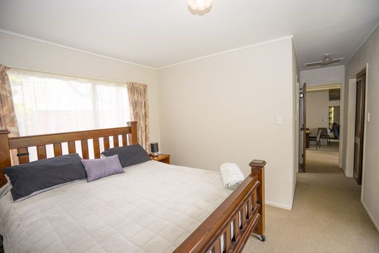 Photo of property in 5 Holyoake Place, Chatswood, Auckland, 0626