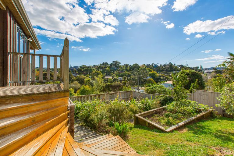 Photo of property in 61a Lorenzen Bay Road, Raglan, 3225