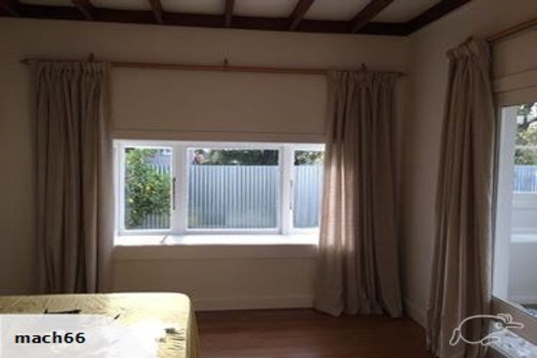 Photo of property in 917 Heretaunga Street East, Parkvale, Hastings, 4122