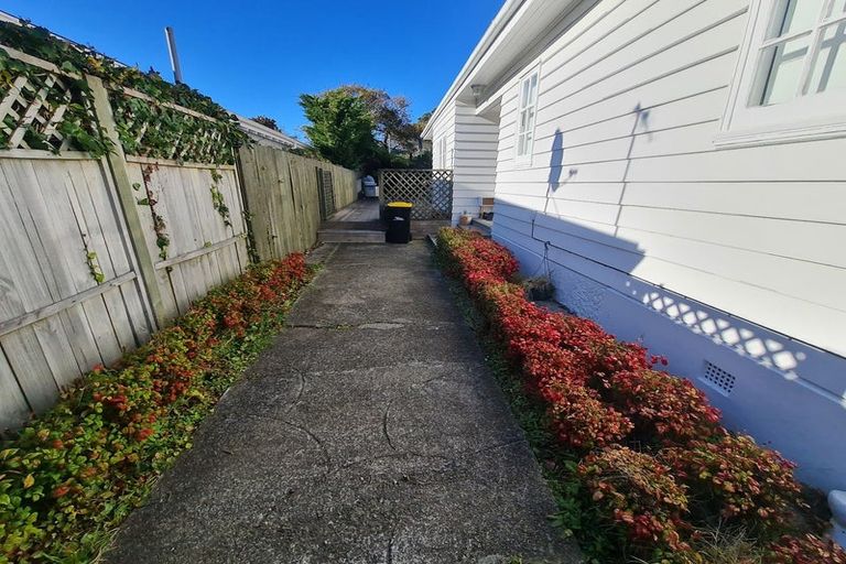 Photo of property in 93 Karori Road, Karori, Wellington, 6012