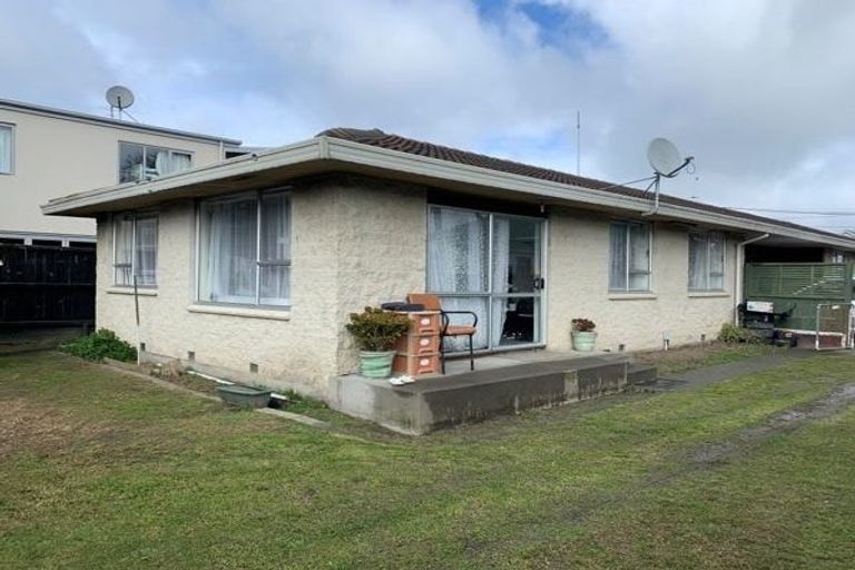 Photo of property in 2/35 Dickens Street, Addington, Christchurch, 8024