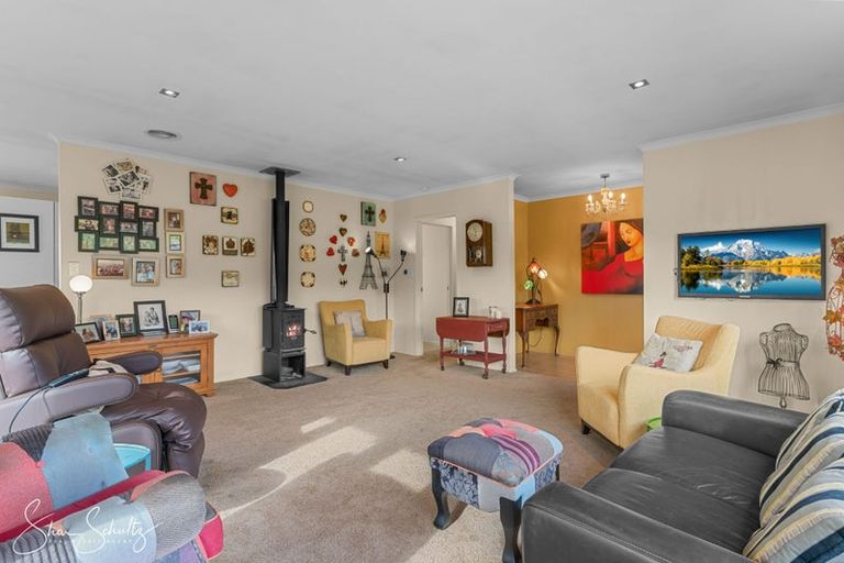 Photo of property in 16 Nikau Lane, Maungaturoto, 0520