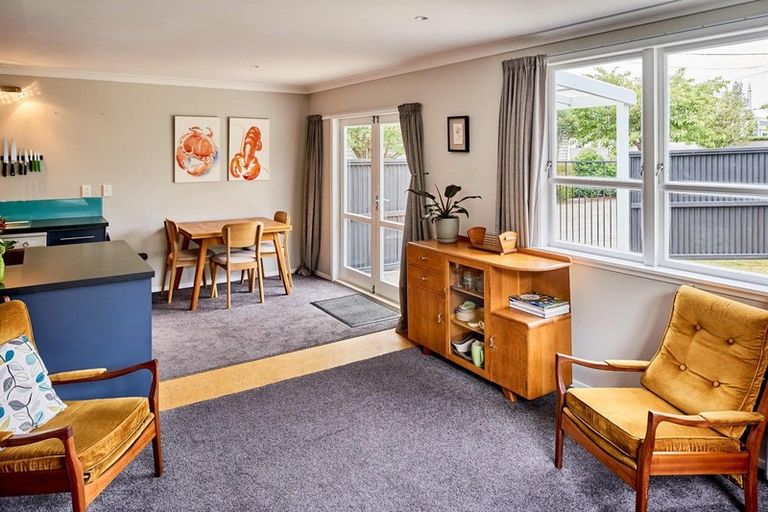 Photo of property in 10 Helen Street, Brooklyn, Wellington, 6021