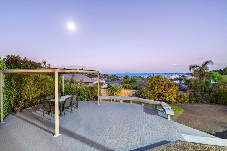 Photo of property in 99 Waldorf Crescent, Orewa, 0931