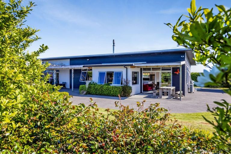 Photo of property in 5674 Mountain Road, Normanby, Hawera, 4673