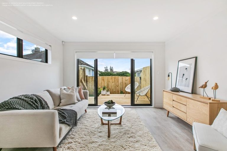 Photo of property in 5 Wallace Road, Mangere Bridge, Auckland, 2022