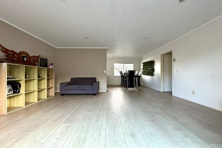 Photo of property in 22 Millstream Drive, Henderson, Auckland, 0610