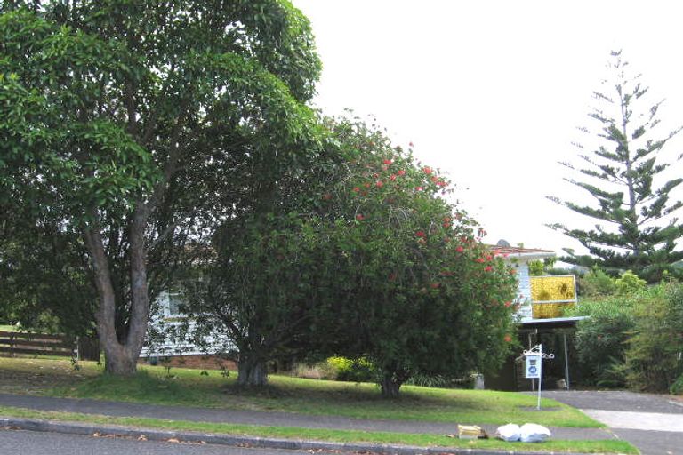 Photo of property in 98 Deep Creek Road, Torbay, Auckland, 0630