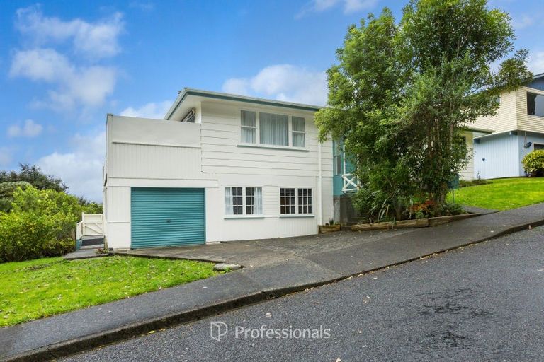 Photo of property in 27 Ngahere Street, Stokes Valley, Lower Hutt, 5019