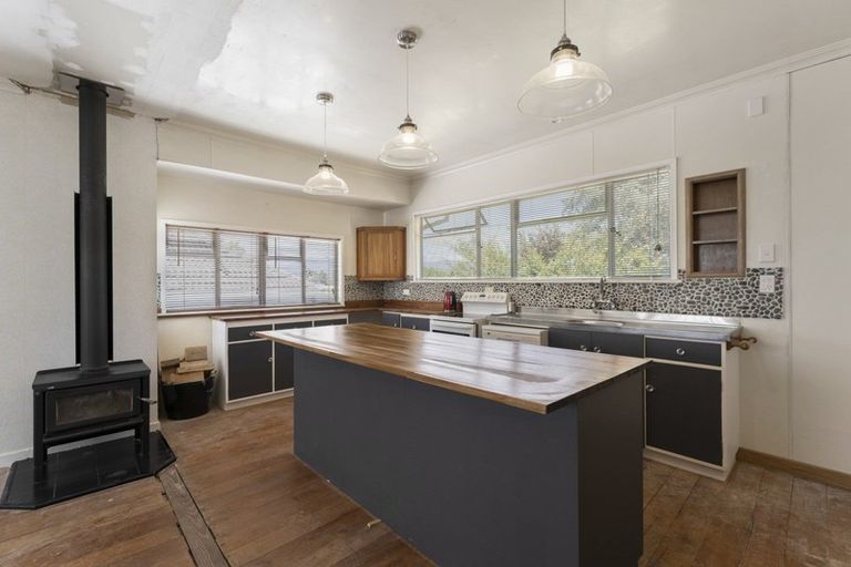 Photo of property in 67 Kawiu Road, Levin, 5510