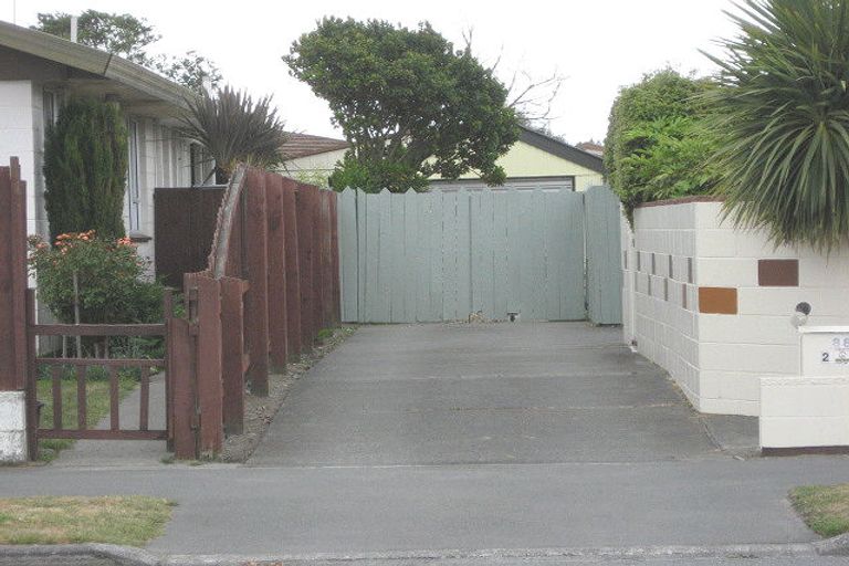Photo of property in 2/88 Queenspark Drive, Parklands, Christchurch, 8083