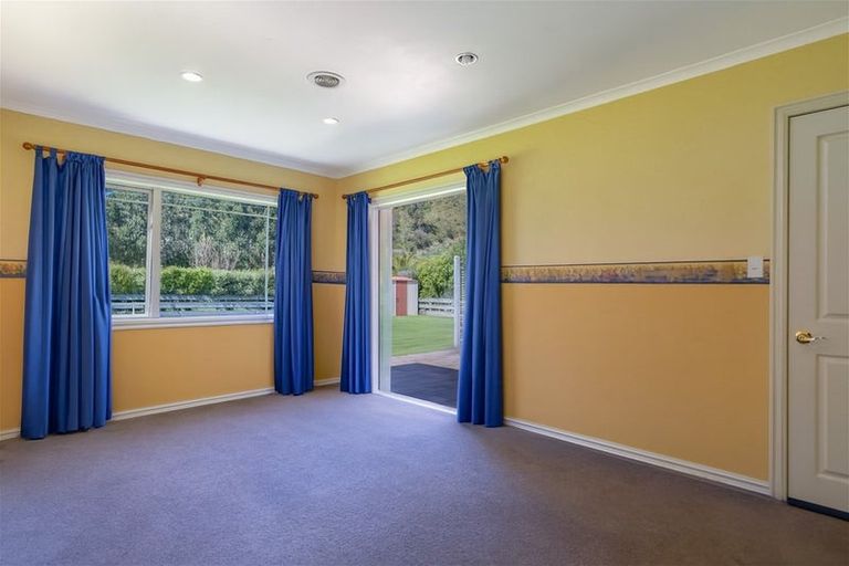 Photo of property in 85 Emerald Hill Drive, Birchville, Upper Hutt, 5018