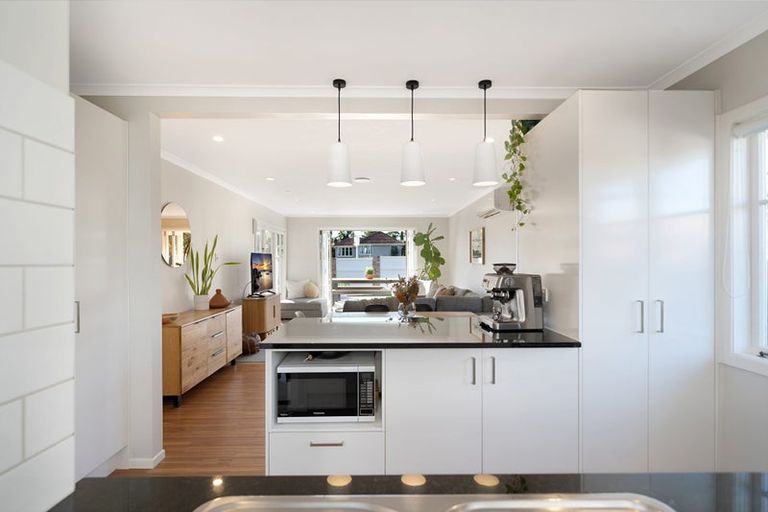 Photo of property in 1/18 Strid Road, Te Atatu South, Auckland, 0610