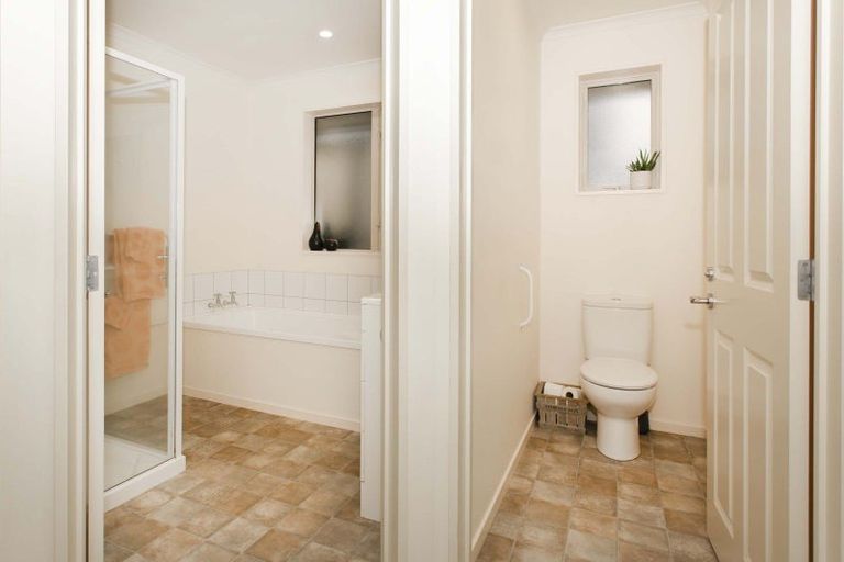 Photo of property in 28 Johnstone Street, Tinwald, Ashburton, 7700