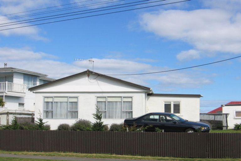 Photo of property in 38 Seabury Avenue, Foxton Beach, Foxton, 4815